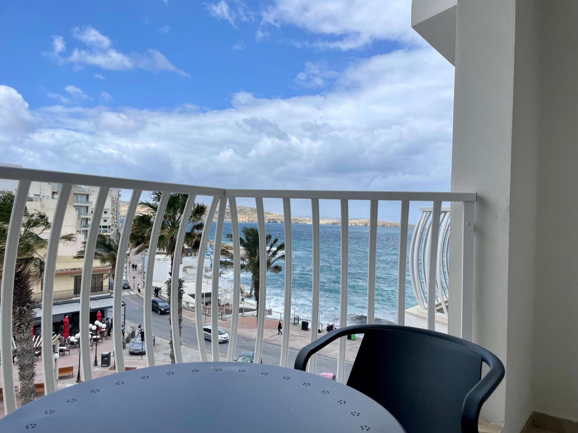 Bugibba Square Seafront Lux Apartments By Holi St. Paul's Bay Exterior foto