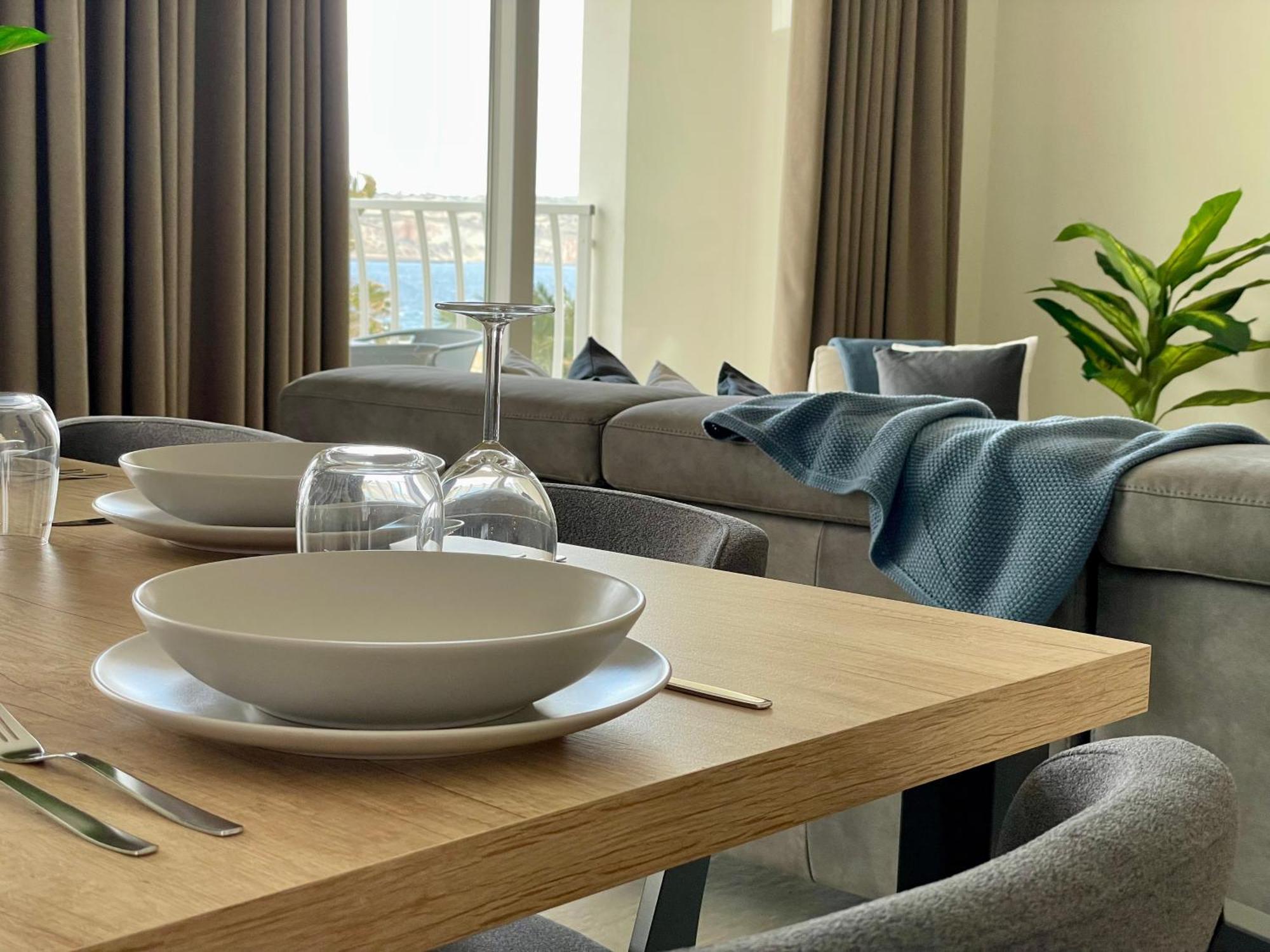 Bugibba Square Seafront Lux Apartments By Holi St. Paul's Bay Exterior foto